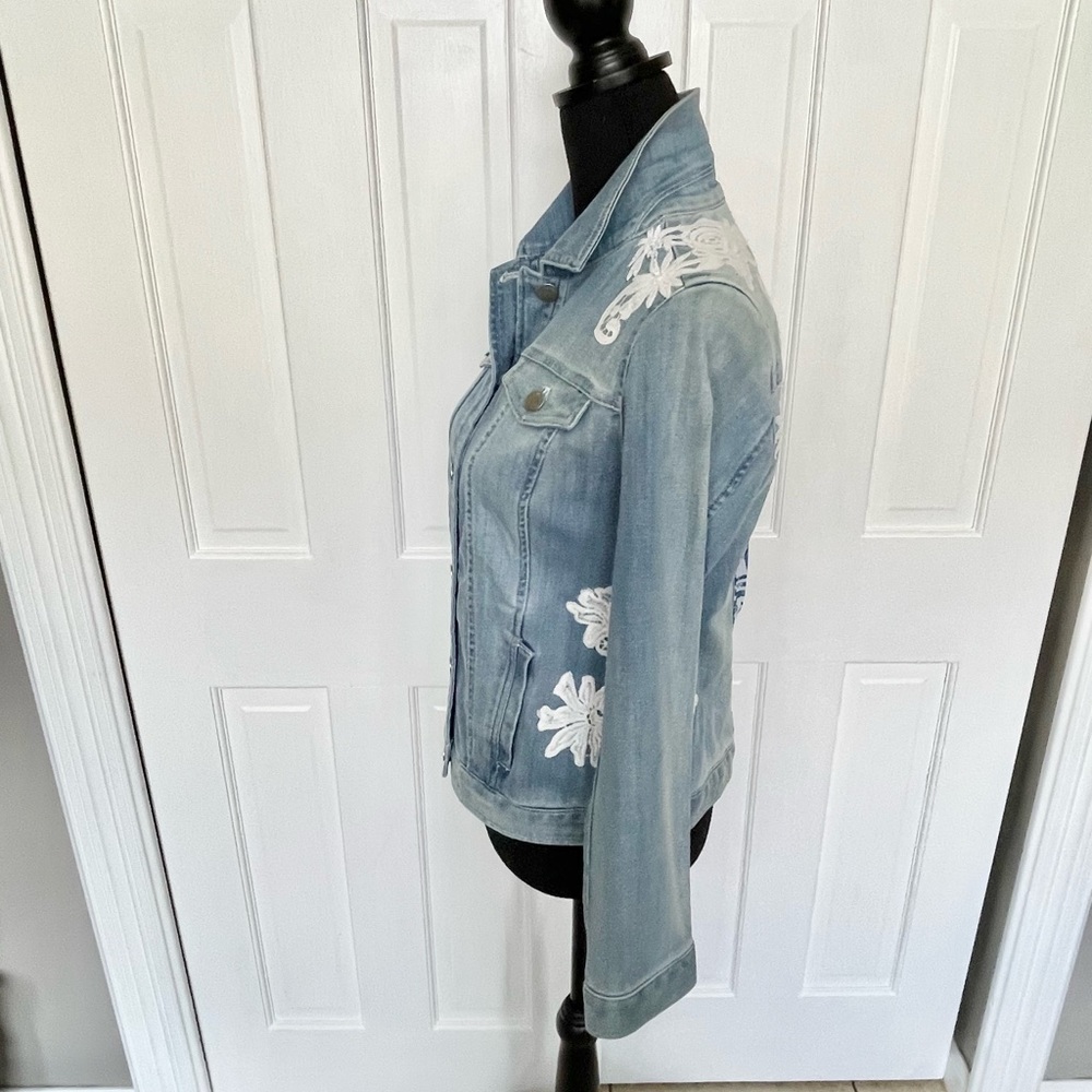 Chico’s Embroidered Jean Jacket💙NWOT💙 - Picture 5 of 9